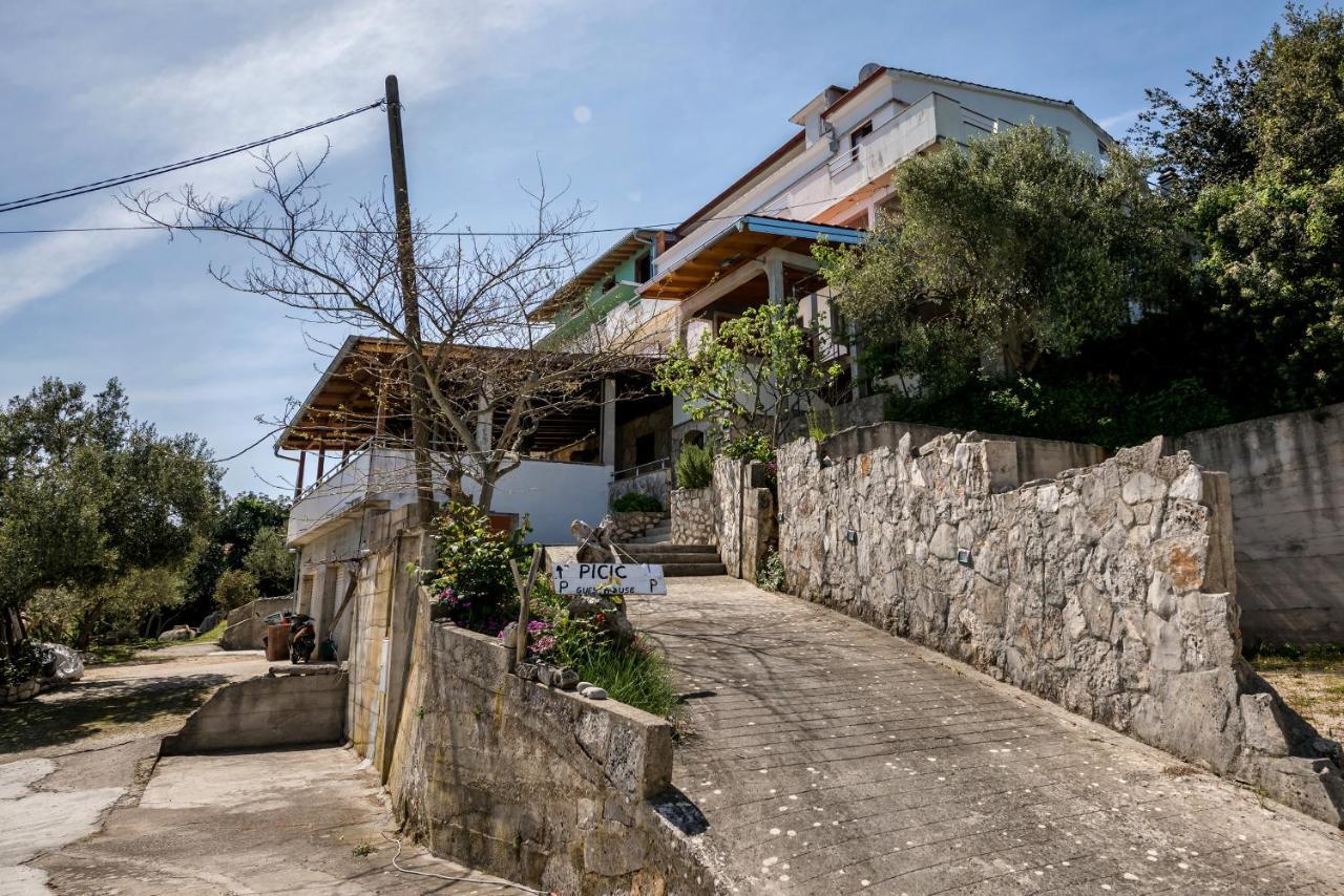 Picic Guesthouse Luka  Екстериор снимка